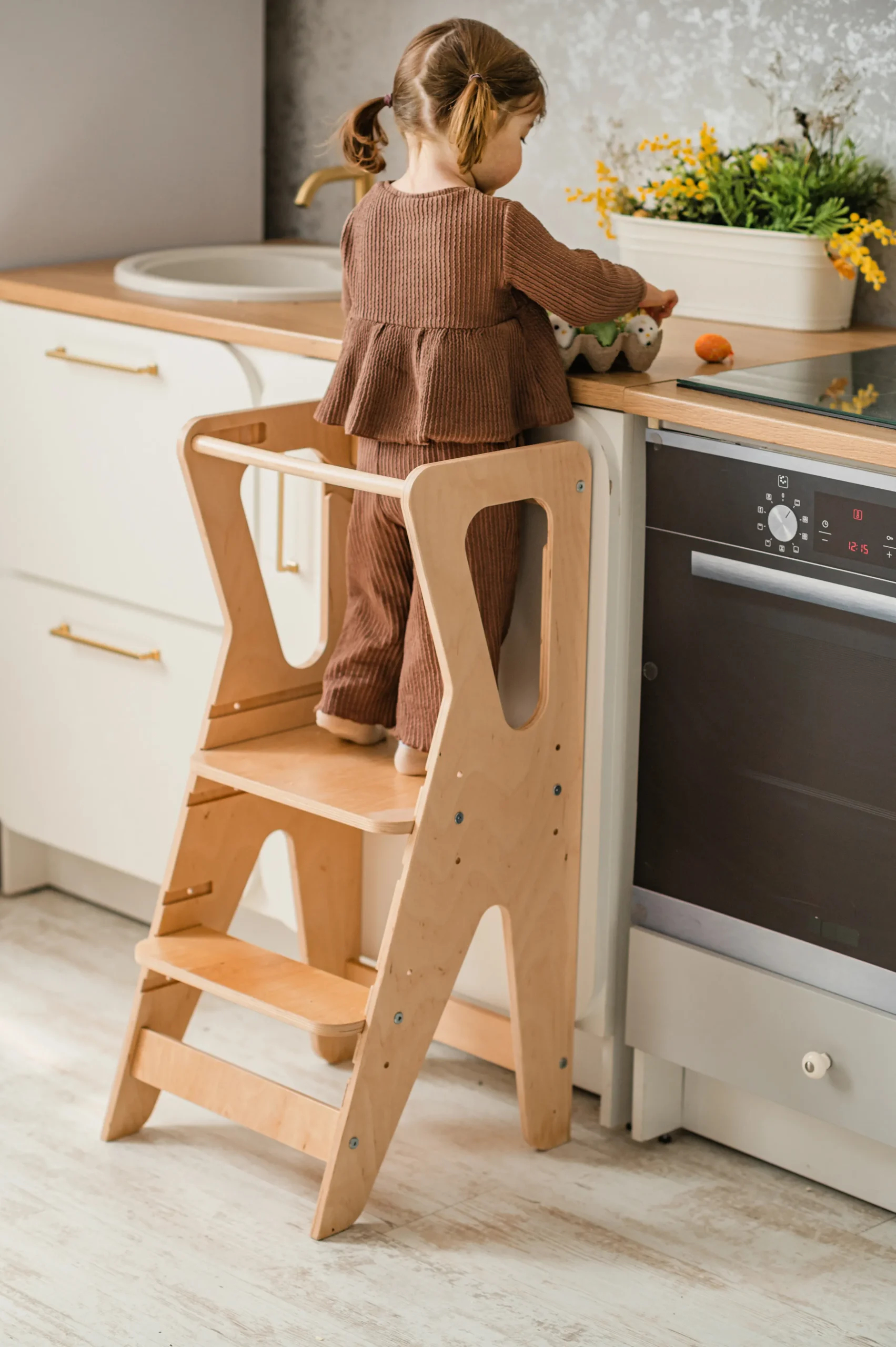 Küchenhelfer / Lernturm aus Holz