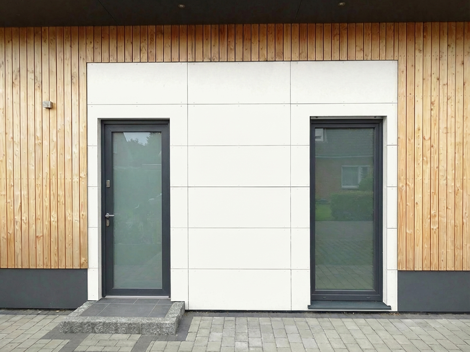 HPL Fassadenplatten in 4 Farben