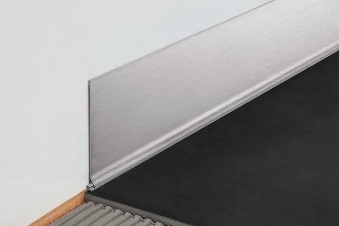 Schlüter Designbase-SL-E Sockelprofil Edelstahl V2A gebürstet 2,5 m