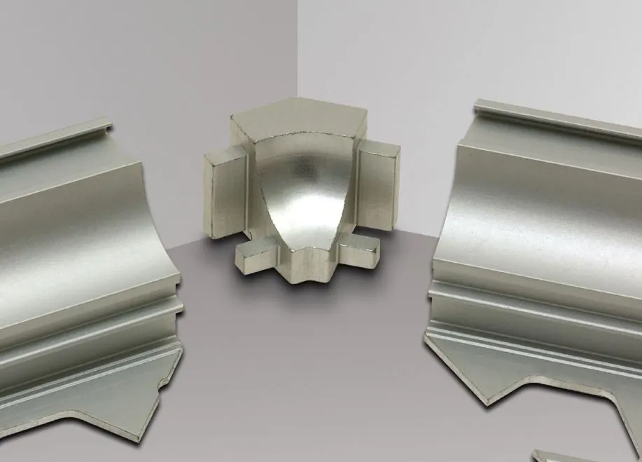 Schlüter Dilex-AHK-AC Innenecke 135° Alu farbig beschichtet brillantweiß matt