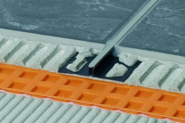 Schlüter Dilex-BWS Bewegungsfugenprofil PVC/CPE dunkelanthrazit 2,5 m