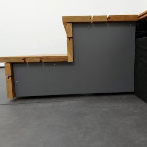 HPL-Seitenverblendung für Terrassentreppe