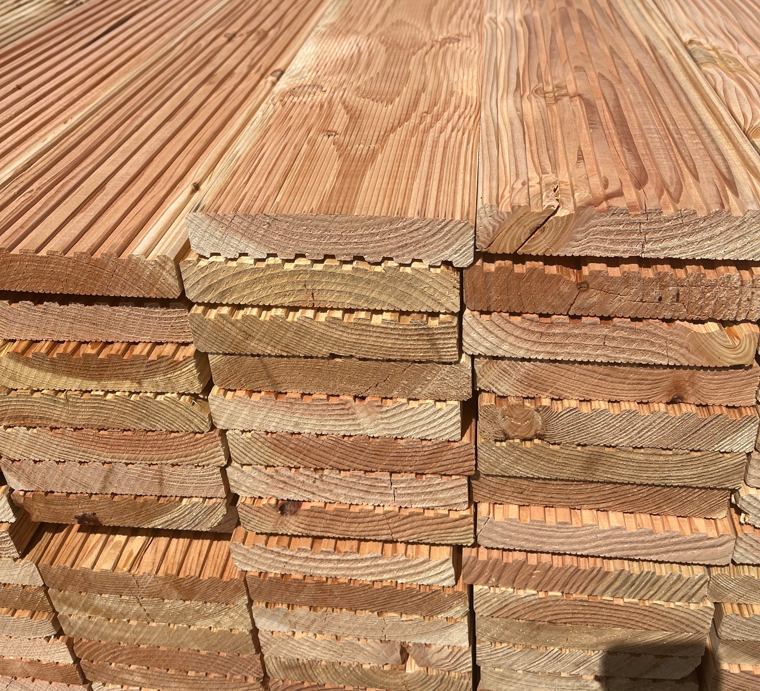 Douglasie Terrassendielen 2.Wahl 28x145 mm genutet / geriffelt