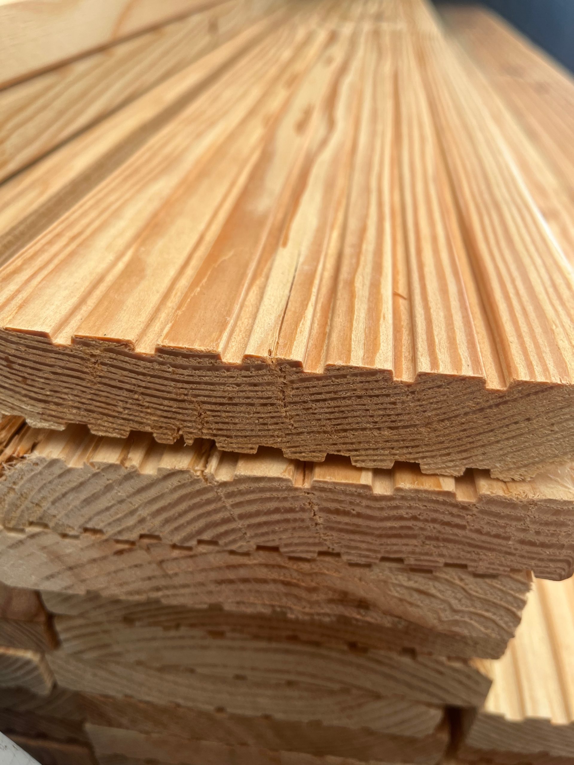 Douglasie Terrassendielen 2.Wahl 28x145 mm beidseitig genutet