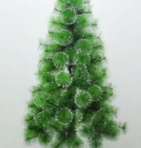 Künstlicher Weihnachtsbaum – Grün mit weißen Spitzen (Schneeeffekt)