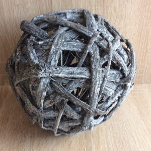 Dekokugel aus Rindenholz Dekokugel aus Rindenholz