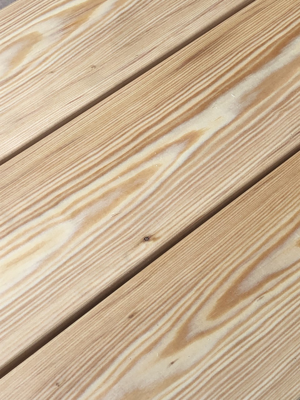 Komplettset Terrassendielen Heimische Lärche Bombiert mit seitlicher Nut 24(21)x140 mm
