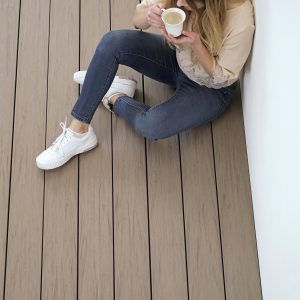 36 m² WPC Terrassendielen MADE IN GERMANY Massiv Eiche 25×140 mm 36 m² WPC Terrassendielen MADE IN GERMANY Massiv Eiche 25×140 mm